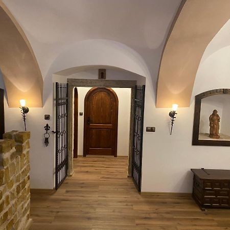 Superb - Medieval Apartment Kutna Hora Luaran gambar