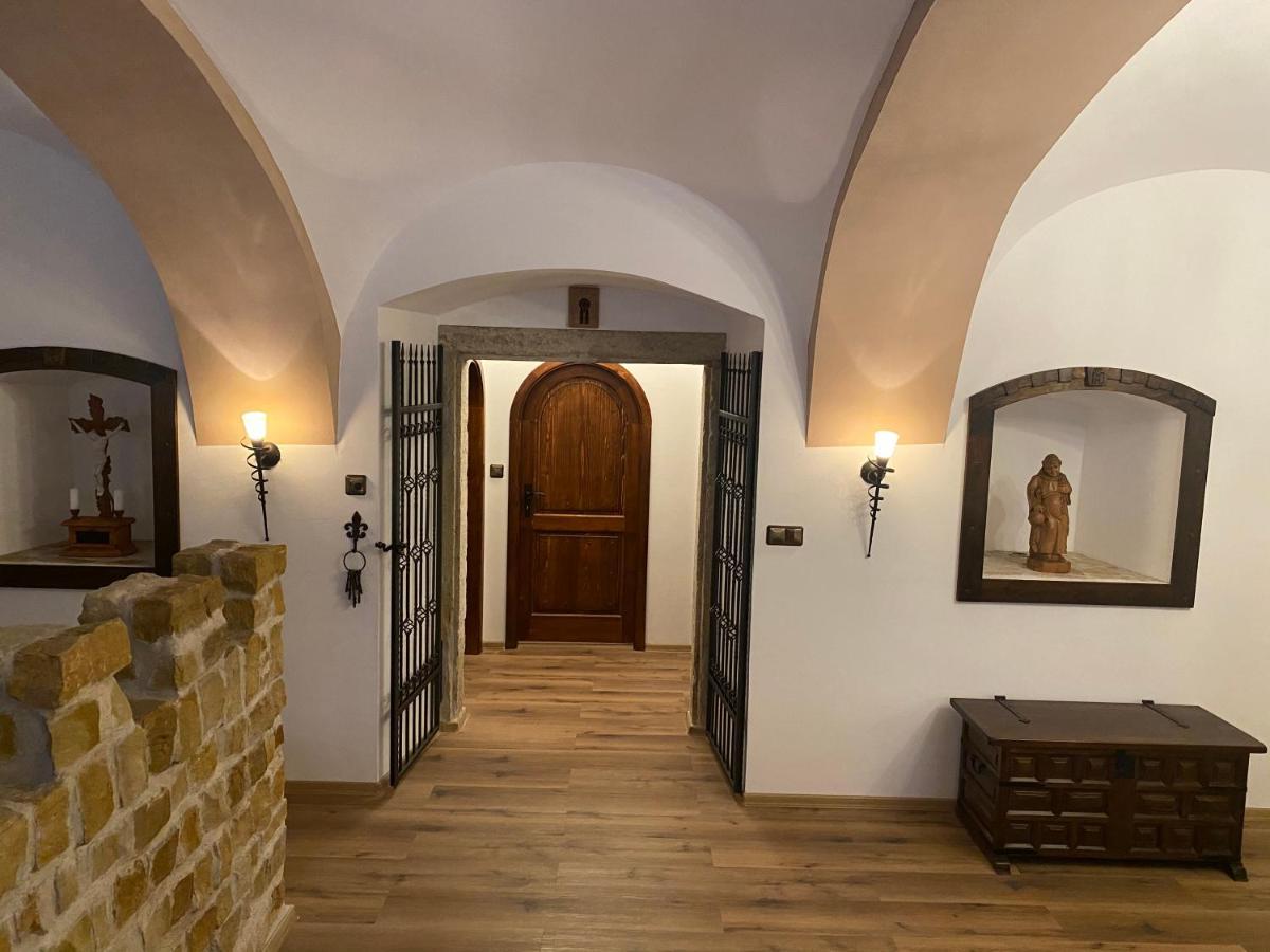 Superb - Medieval Apartment Kutna Hora Luaran gambar